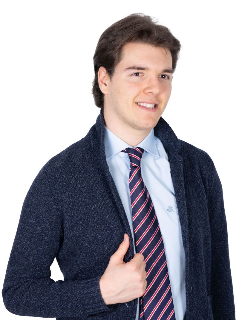 Seven folded silk tie